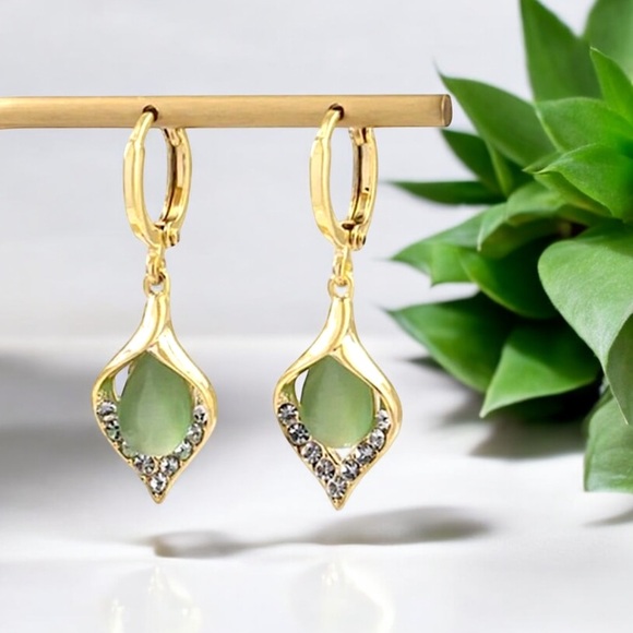NWT  Light Green Opal Earrings, diamond accent in color Gold - Picture 5 of 10
